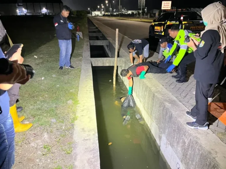 WNA Ditemukan Meninggal di Selokan KIK Kendal