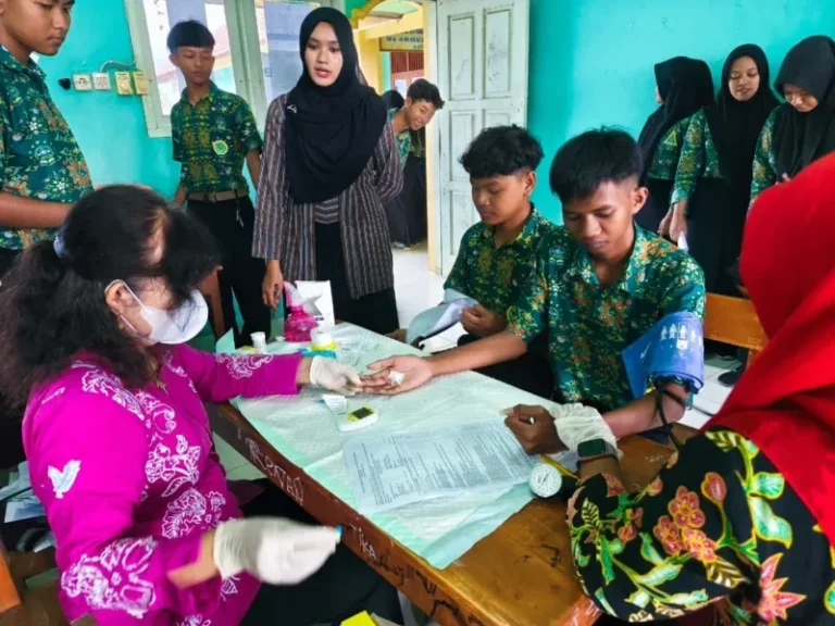 Ratusan Siswa SMA NU 05 Brangsong Dapat Cek Kesehatan Gratis! Hasilnya Mengejutkan?