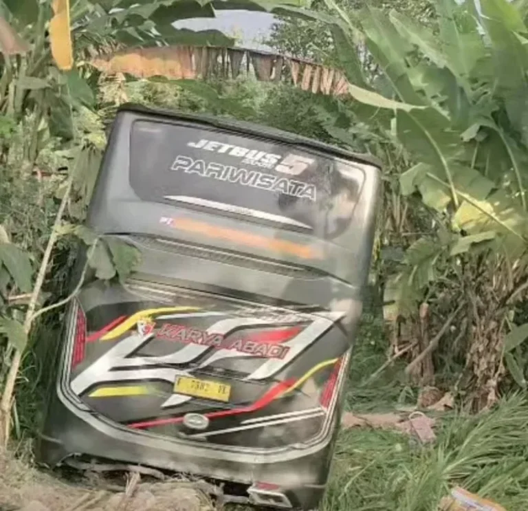 Detik-detik Bus Peziarah Sunan Muria Rem Blong di Colo–Gembong, Penumpang Selamat