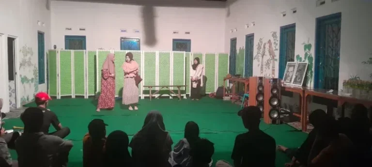 Teater TETAS SMAN 1 Boja Pentaskan “Layung Sore”, Penampilan Perdana Usai Raih Juara se-Jawa Tengah
