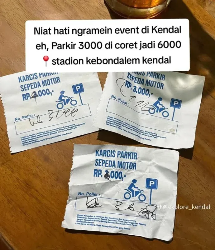 Heboh! Parkir Rp3.000 Dicoret Jadi Rp6.000 di Event Kendal, Pengunjung Syok Berat!