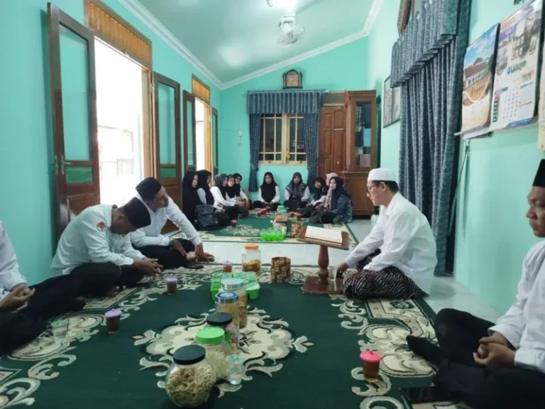 Pengajian Selasa Pon, Gus Labib Ajak Guru Sabilunnajah Tingkatkan Semangat di Semester Dua