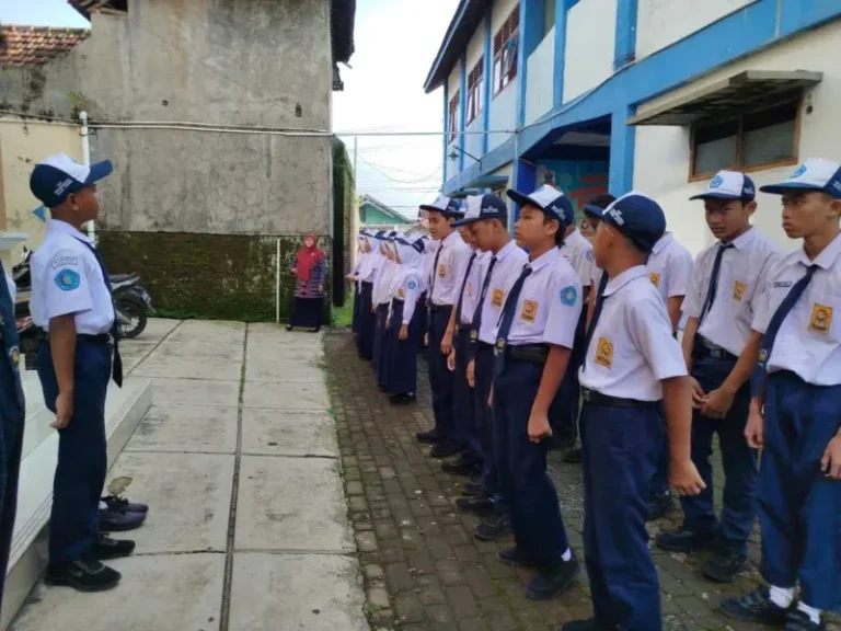 Apel Pagi SMP Muhammadiyah Keling Ajak Siswa Introspeksi Diri