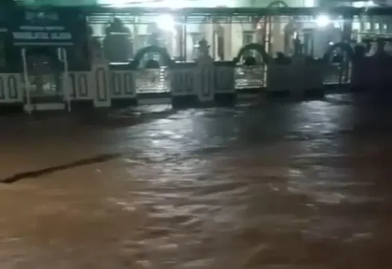 Kali Aji bocor di Brangsong Kendal, Warga Blorok dan Sidorejo Kebanjiran