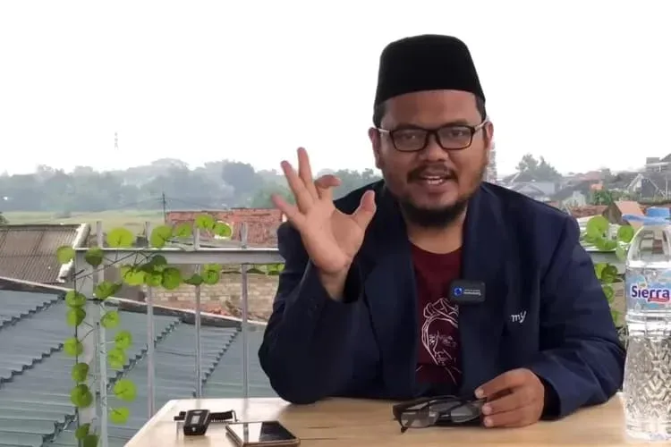 Guru Gembul Sebut MBG Haram, Soroti Anggaran dan Ketepatan Sasaran