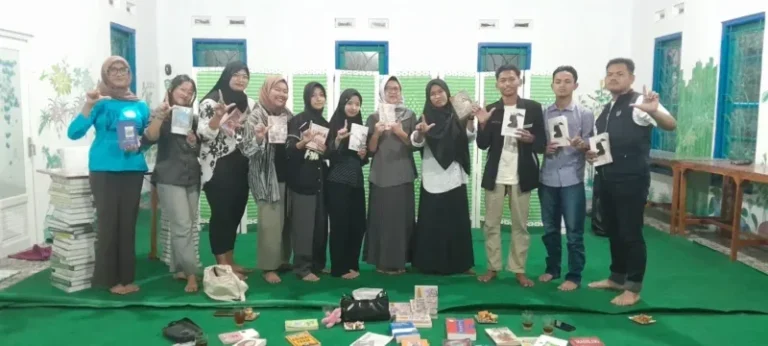 Diskusi bedah buku komunitas literasi Boja Kendal.