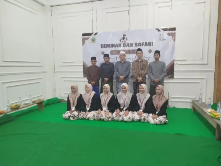 Ramadhan Berkah, Santri Lirboyo Tularkan Adab dan Keilmuan di Kendal