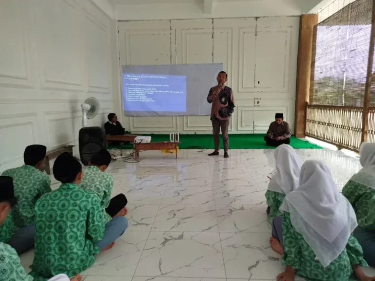Politeknik Industri Furnitur Sosialisasi di MA Sabilunnajah, Dorong Lulusan Lanjut D3 dan S1