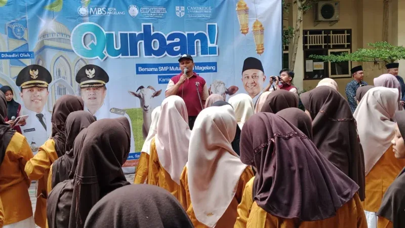 Foto : Ahmad Haryanto (selaku kepada sekolah) saat sambutan dalam acara simbolis apel penyembelihan hewan qurban