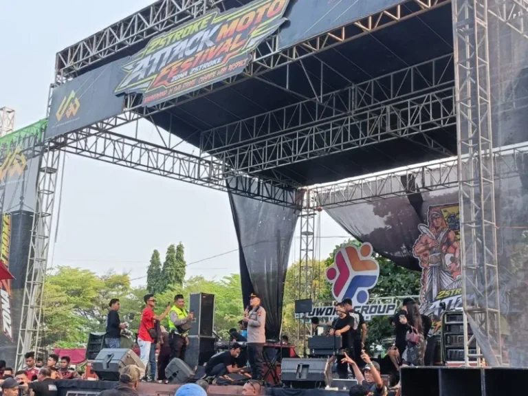 Two Stroke Attack Moto Festival Series 4 di Pelabuhan Kendal Dihadiri Sekitar 1.000 Pengunjung