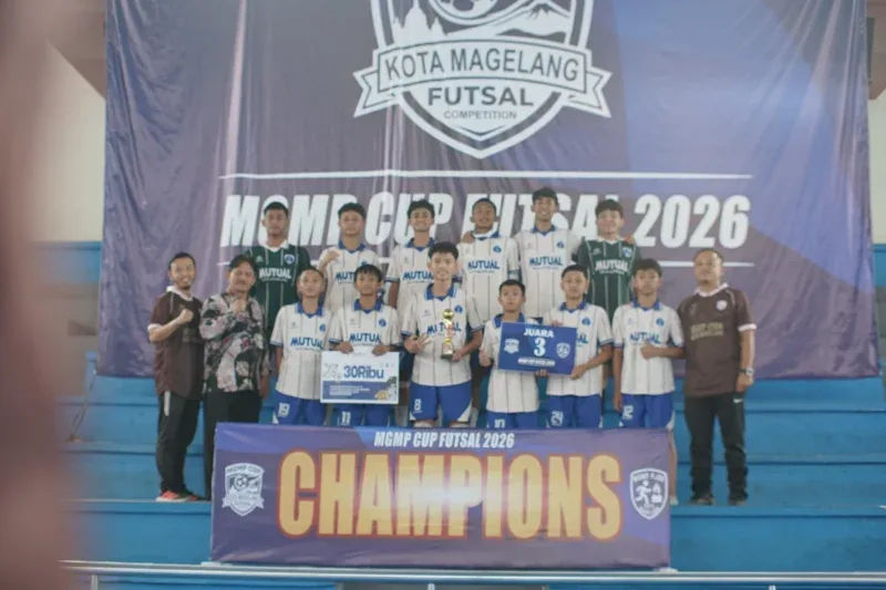 Tim futsal SMP Muhammadiyah 1 Alternatif Kota Magelang meraih juara III MGMP Cup 2026 di GOR Samapta, Kamis (8/10/2026).