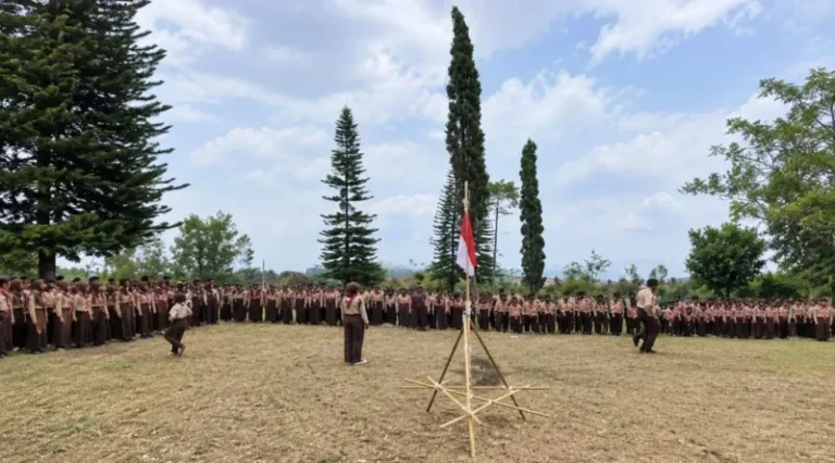 Tanamkan Jiwa Kepramukaan, SMP NU 07 Brangsong Gelar Persami dan Pelantikan Penggalang di Medini